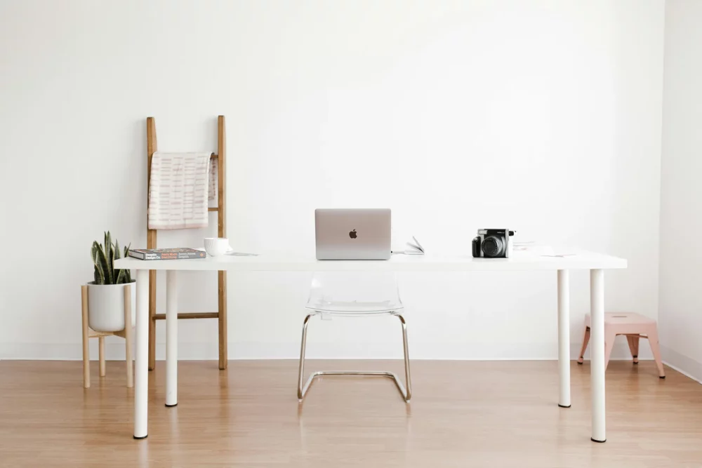 Le teletravail : le sujet médiatique de 2025 ? Analyse de l'agence Profile