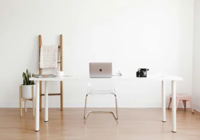 Le teletravail : le sujet médiatique de 2025 ? Analyse de l'agence Profile